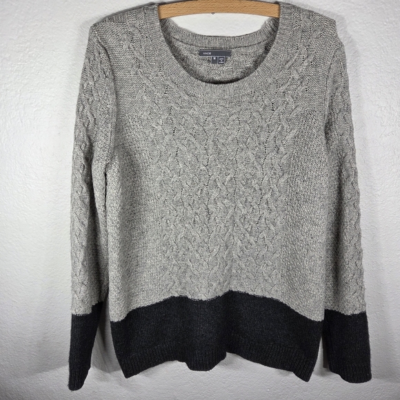 Vince Sweaters - Vince Grey Colorblock Cable Knit Crewneck Sweater Size M Yak & Wool Blend